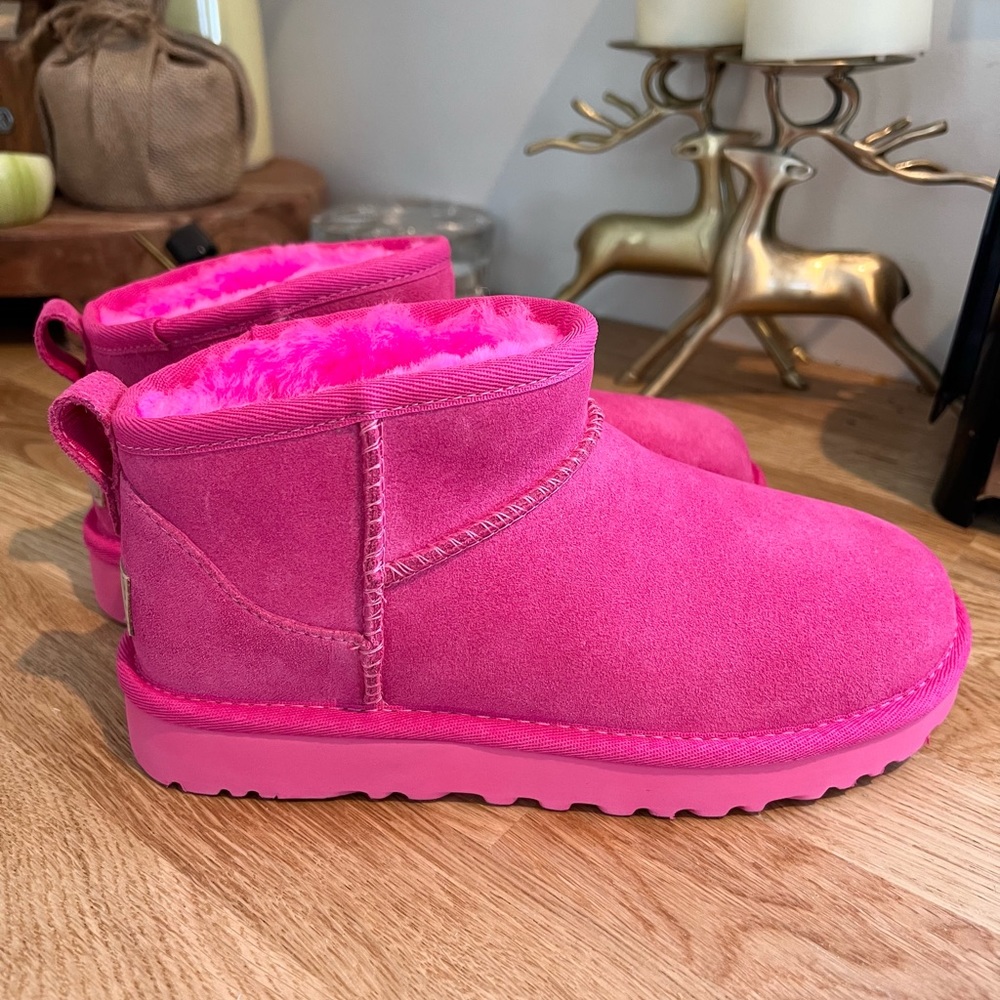 UGG Hot taffy carnation pink ultra mini Winter boots size 5